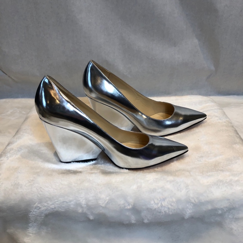 NWT Kate Spade Block Heel in Metallic Silver 7